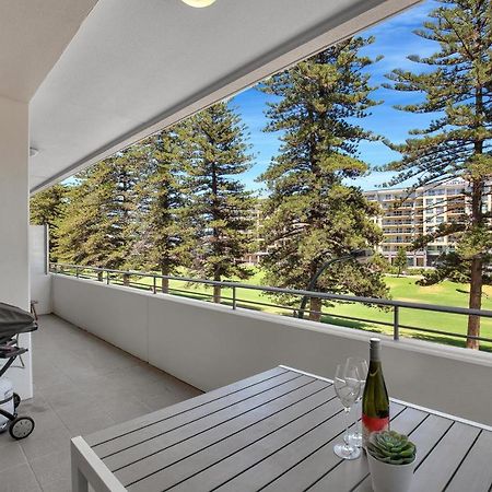 Sea And Park Deluxe Glenelg Apartment Luaran gambar