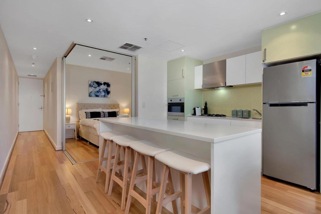 Sea And Park Deluxe Glenelg Apartment Luaran gambar