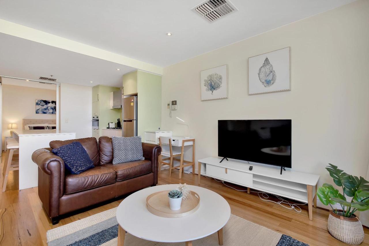 Sea And Park Deluxe Glenelg Apartment Luaran gambar