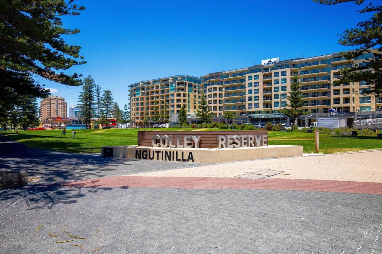 Sea And Park Deluxe Glenelg Apartment Luaran gambar