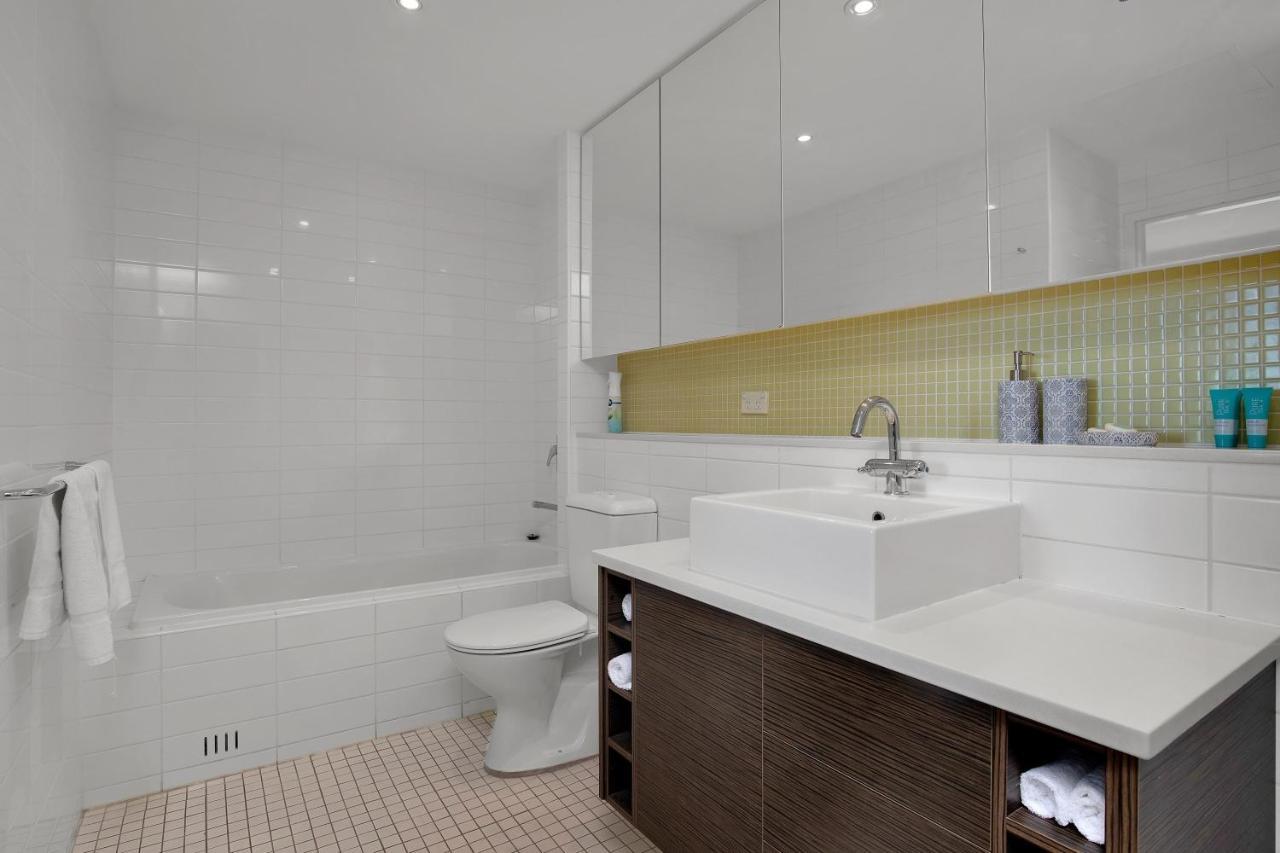 Sea And Park Deluxe Glenelg Apartment Luaran gambar